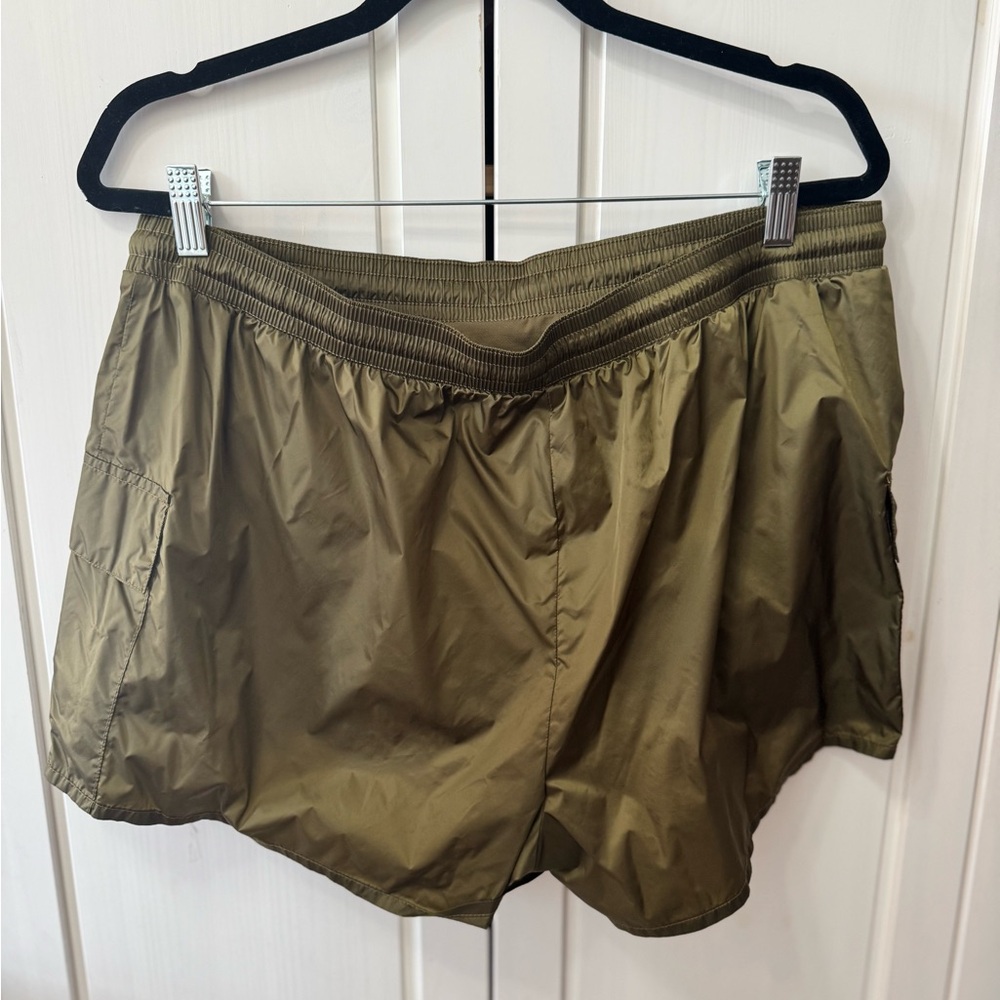 Offline by Aerie nylon cargo shorts in olive green - Picture 3 of 8